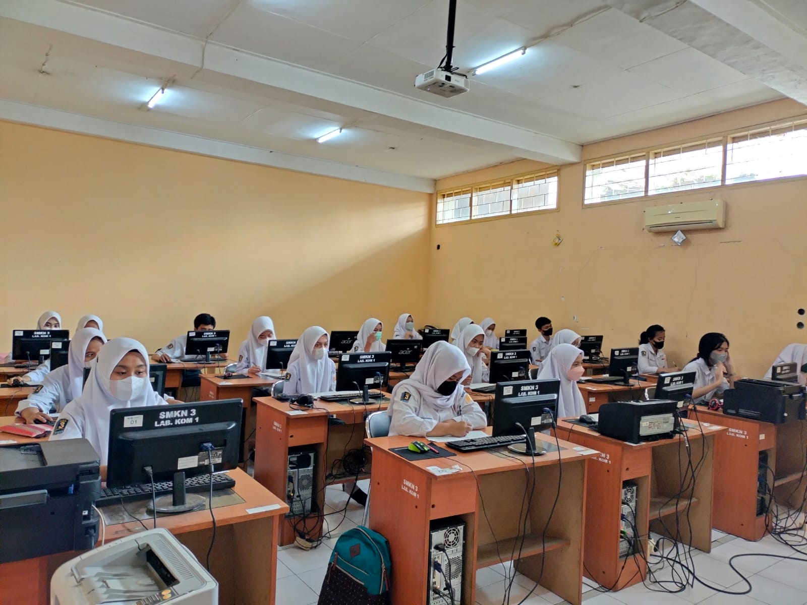 Meningkatkan Persiapan Ujian dengan Tryout Online Ekonomi Kelas 12