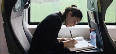 Mengoptimalkan Pemanfaatan Teknologi Cerdas dalam Pendidikan dan Kehidupan Mahasiswa