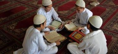 Nilai Akhlak dalam Pembentukan Karakter Bangsa: Fondasi Menuju Generasi Unggul