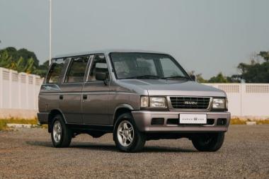 Perjalanan Popularitas Isuzu Panther Kotak dari Era 1990-an hingga Sekarang