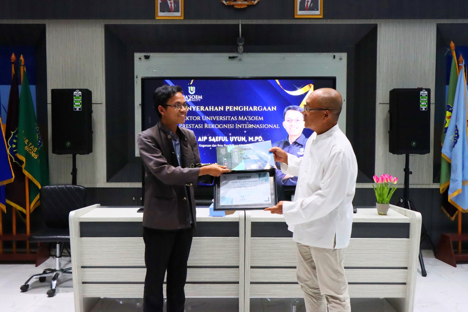 Berikut Profil Dosen Berprestasi Al Ma'soem Dengan Kualifikasi Magister Pendidikan Dan Pengakuan Internasional Di Tingkat Asia